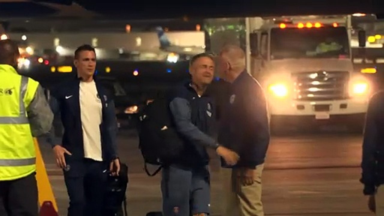 لاعبو باريس سان جيرمان يصلون إلى لوس أنجليس للمشاركة في مونديال الأندية