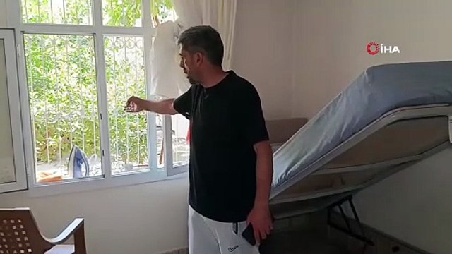 Adana ASKİ’nin içme suyu hattı patladı: Mahalle göle döndü, birçok ev zarar gördü