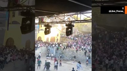 페루 종교 행사 중 황소 탈출로 30명 부상 🚑