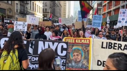 A New York la manifestazione contro la politica migranti di Trump