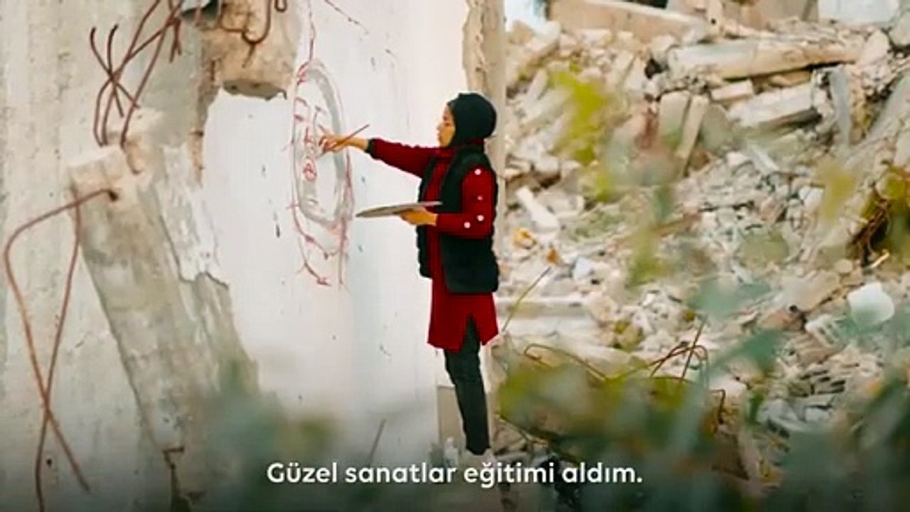 Filistinli iki kadın sanatçının belgeseli: Gazze’de bir duvar bir figür bir direniş