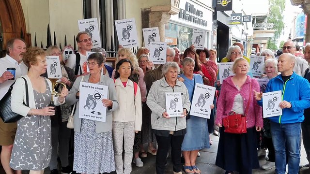 Northbrook swimming pool protesters outside Exeter Guildhall (Guy Henderson, LDRS)