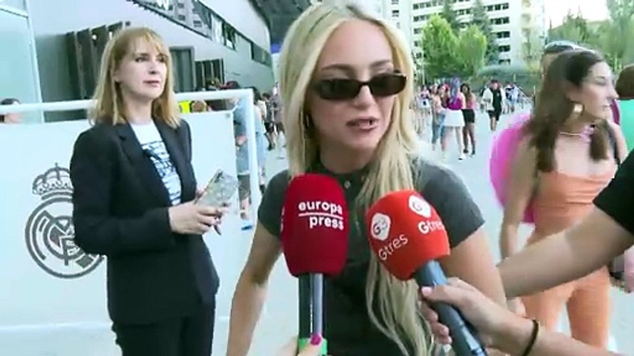 Ana Mena habla de su felicidad junto a Óscar Casas y define como "maravillosos" a los Casas