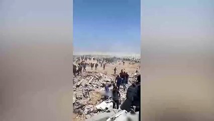 İsrail ordusu Gazze'de yardım bekleyen sivillere ölüm yağdırdı!