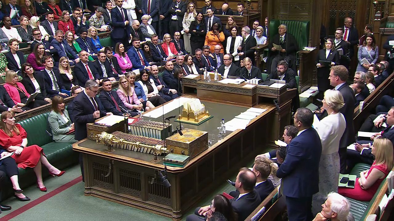 PM defends Chagos deal