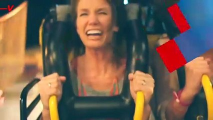 Rollercoaster Glitch Leaves Passengers Hanging—Literally.mp4