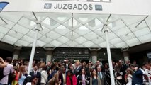 Cientos de jueces y fiscales protestan contra las reformas del Gobierno