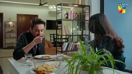 Tara Salman Ki Bahon Mein Girri _ Dastakhat Special Scenes - Hum Tv(360P)