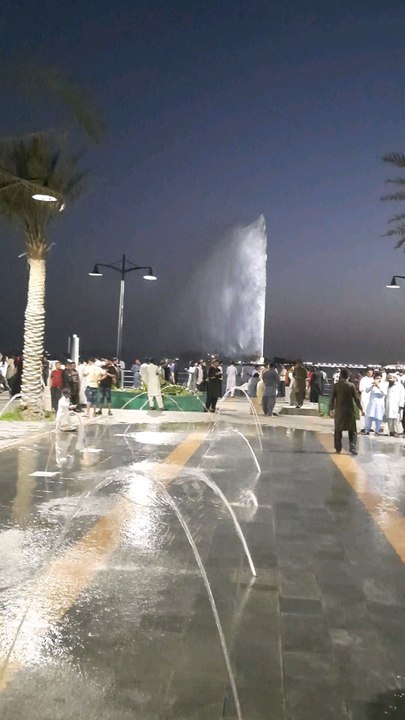 A stunning nighttime perspective of the King Fahad Fountain in Jeddah Corniche.
