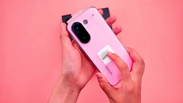 Newly #Launched — ViVO's S30 PRO mini Unboxed | Hand's-On Review | Media Tech | BIG TECH SPOTLIGHT