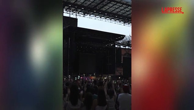 Pinguini Tattici Nucleari, la band conquista San Siro con uno show spettacolare