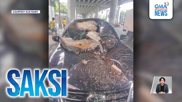 SUV, wasak matapos mabagsakan ng tipak ng semento mula sa NAIA Expressway; estudyanteng driver, sugatan | Saksi