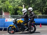 Débuter en moto avec des policiers : Une initiation sécurisée - Des communes de Forez-Est - TL7, Télévision loire 7
