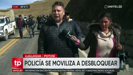 Policía inicia el operativo para desbloquear la carretera que conecta a Llallagua con Potosí