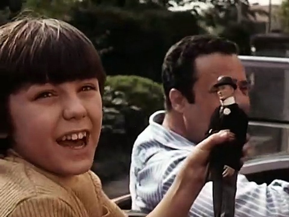 Pan Tau S02E12-Pan Tau baut um