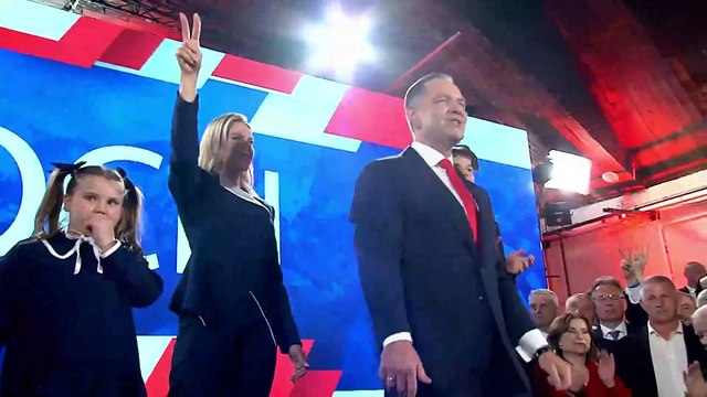 El primer ministro de Polonia supera la cuestión de confianza y prevé una reforma del gabinete