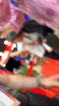 J’essaie de DRAGUER un robot à VivaTech 🤖 (en vrai je crois que j’ai mes chances)