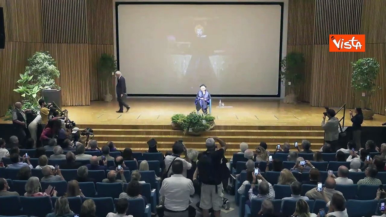 Laurea honorem a Ornella Vanoni: Io cialtrona, non ho mai studiato. I miei genitori sarebbero fieri