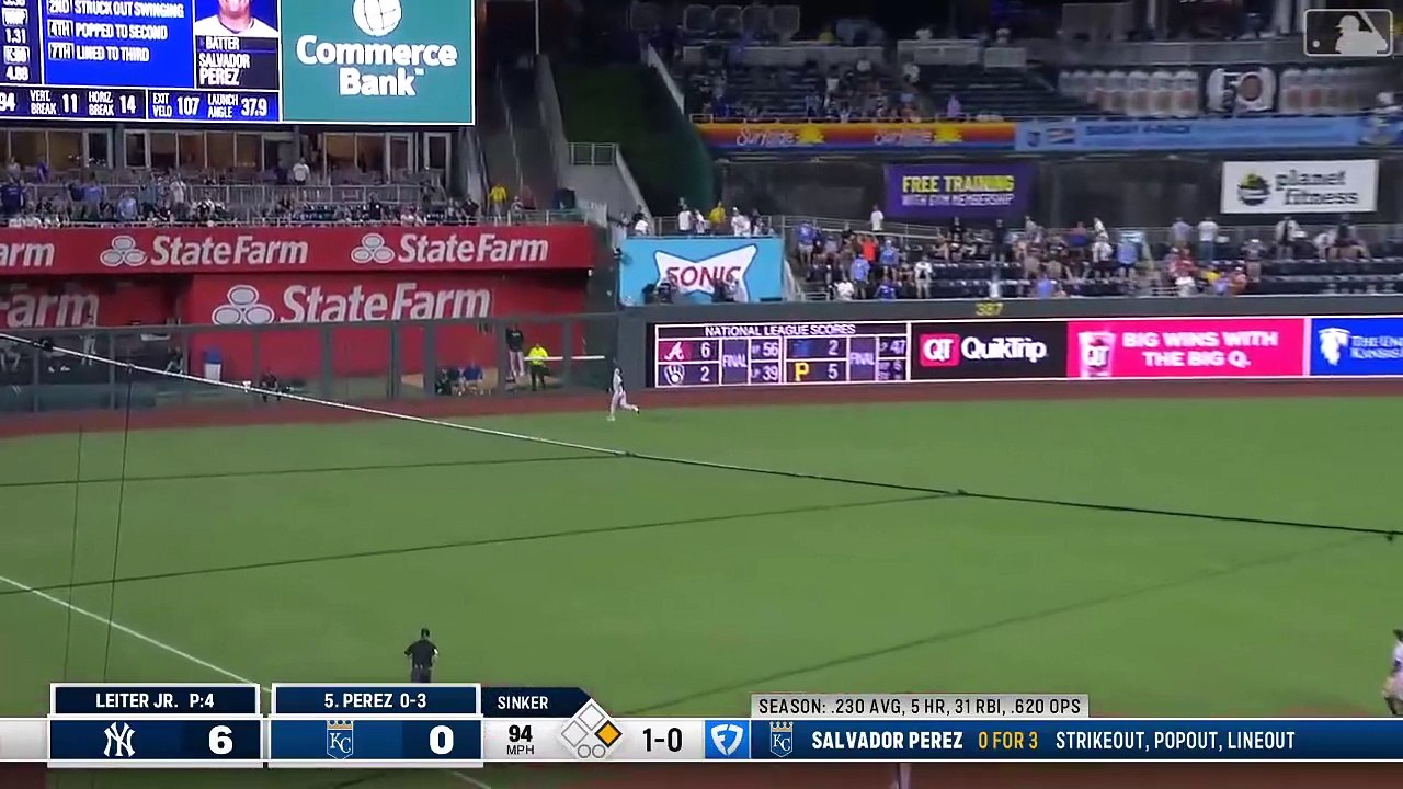 Salvador Pérez pega jonrón de dos carreras