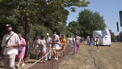 Comedian joins campaigners fighting against proposals to expand the Wimbledon tennis site