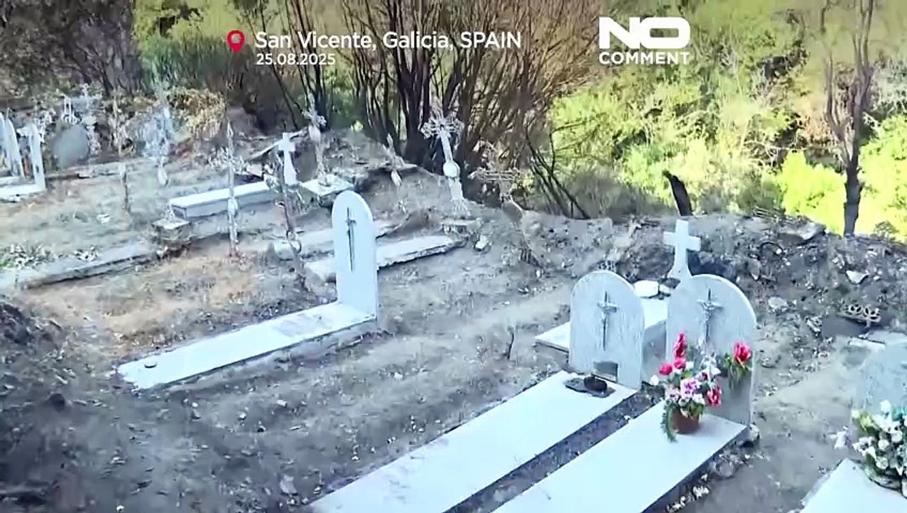 ألسنة اللهب تحوّل إحدى الكنائس إلى رماد مع اجتياح الحرائق شمال غرب إسبانيا