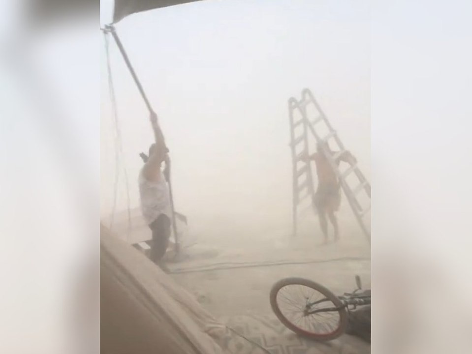 Heftiger Sandsturm legt 'Burning Man'-Festival lahm