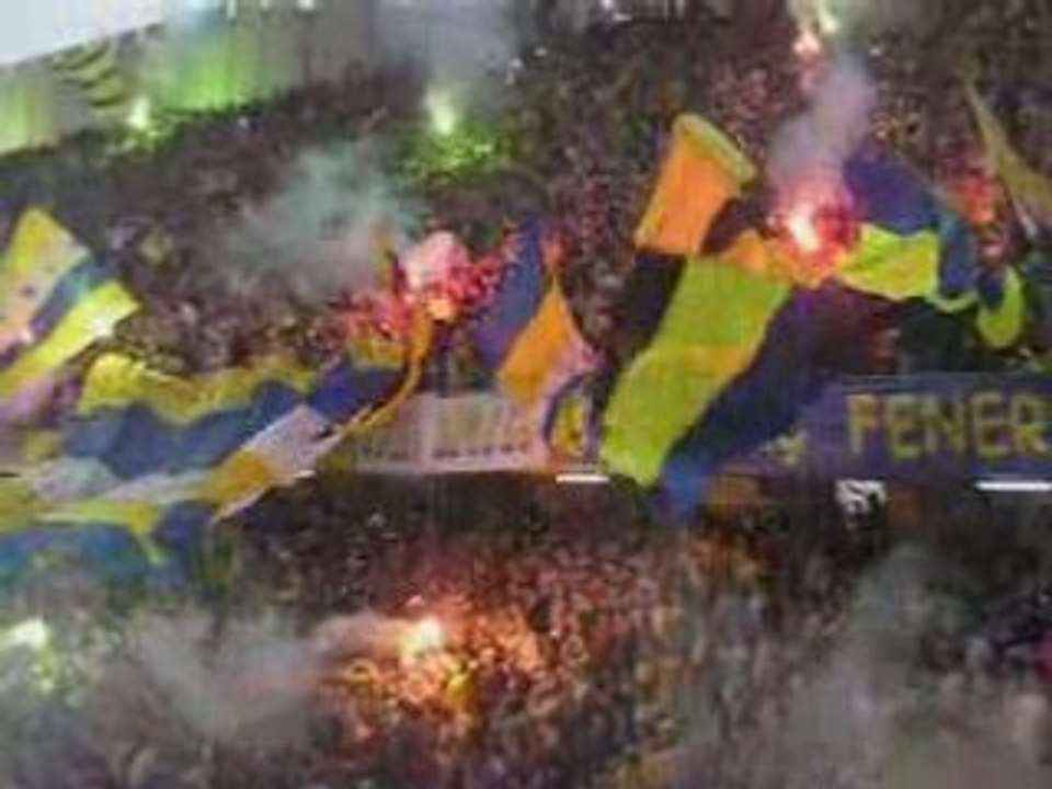 FENERBAHCE FANS flags mesale fumigenes