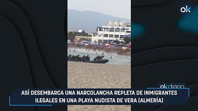Así desembarca una narcolancha repleta de inmigrantes ilegales en una playa nudista de Vera (Almería)
