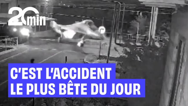 Un avion russe s’écrase contre un poteau pendant son transit … au sol