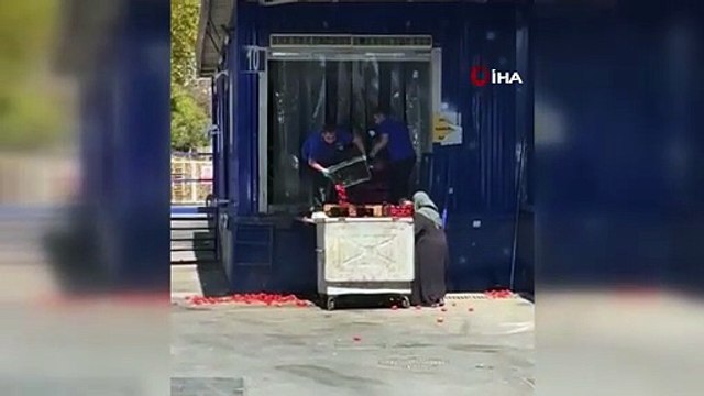 Zincir markette tepki çeken görüntüler! Kasa kasa domates...