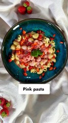 Pink pasta : les pâtes à la fraise des réseaux sociaux !