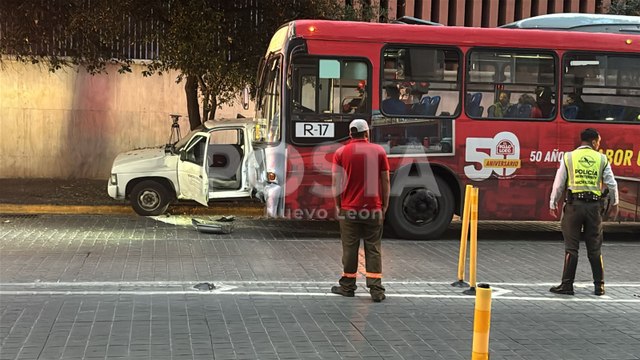 Choque de la Ruta 17 contra camioneta en Monterrey deja seis heridos