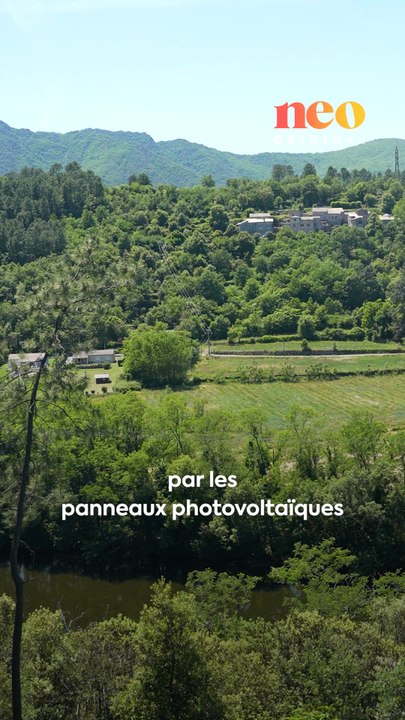 En Ardèche, Pako a bâti sa cabane et sa liberté. Entre cultures en aquaponie et vie au rythme des saisons, il a choisi la simplicité sans renoncer à la société et continue d’échanger, de partager et d’inspirer ! 🌿✨