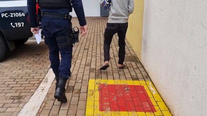 Homem é esfaqueado e preso após invadir a casa da mãe