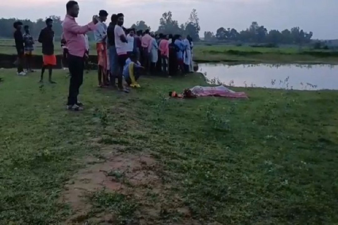 ईंट-भट्ठे के गड्ढे में नहाने उतरे 2 मासूम छात्रों की डूबकर मौत, तीसरा भाग गया घर