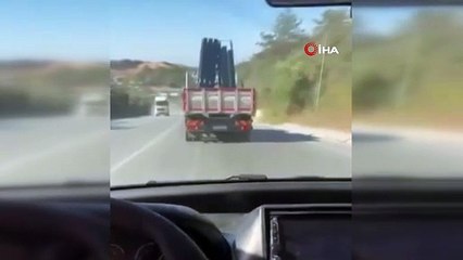 Yol verme tartışması kaza ile bitti: Taksiye çarpıp kaçtı!