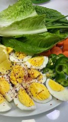 فطور صباحي صحي وسريع 🤩👌 هل جربت البيض المسلوق مع لمسة خفيفة تجعله أطيب؟