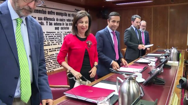 Defensa recrimina a las CCAA falta de prevención y retrasos en pedir medios para incendios