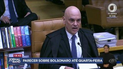 Moraes define prazo para PGR se manifestar sobre Bolsonaro