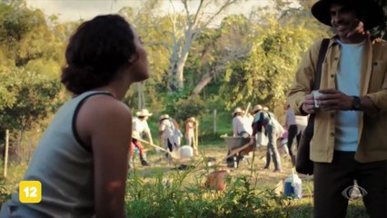 Leônidas tenta conversar sobre luto com Margarida