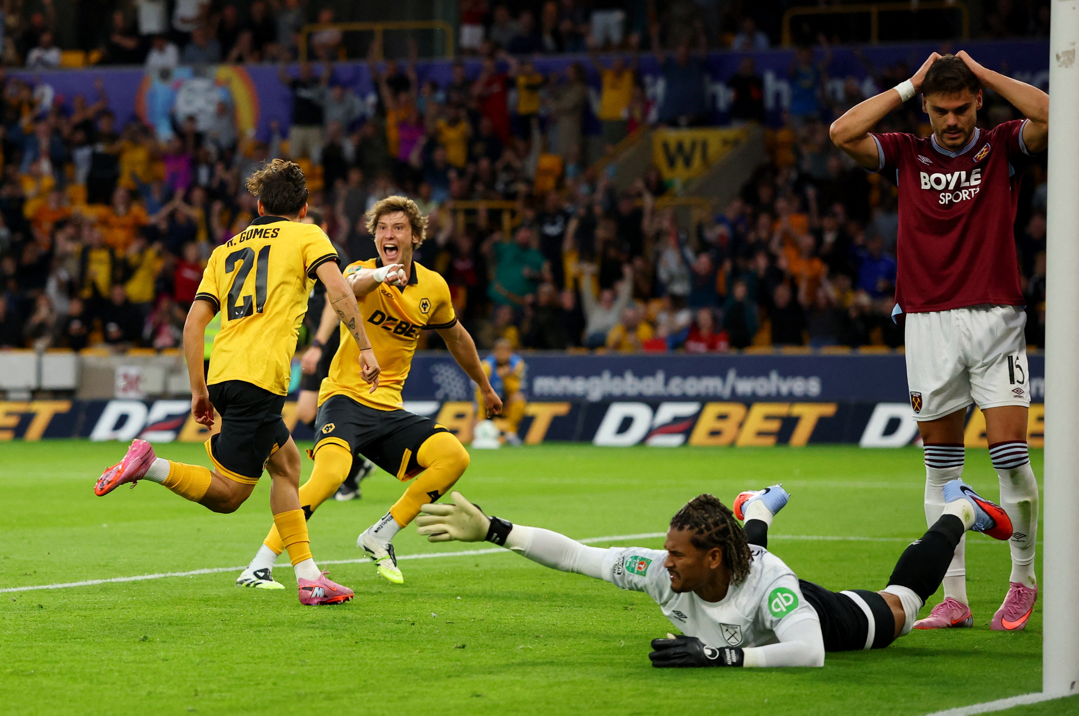 Carabao Cup : Wolverhampton renverse West Ham dans un match fou !