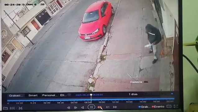 Fueron captados robando focos y cables a plena luz del día en el macrocentro salteño