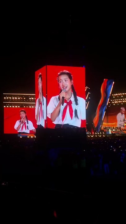 Ai Yêu Bác Hồ Chí Minh - Đặng Kim Thiên Kim