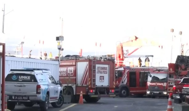 Haydarpaşa Limanı'nda gemi yangını