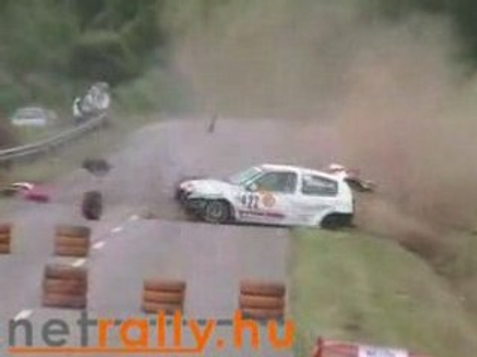 Crash énorme en clio