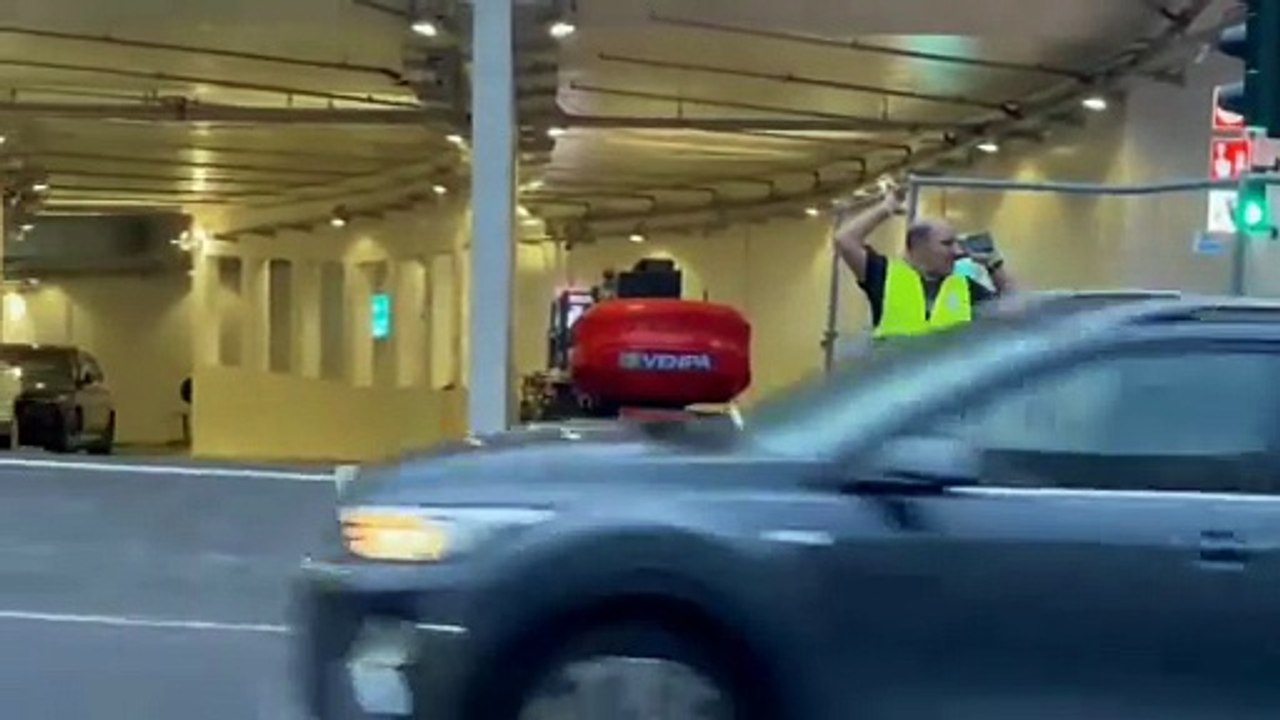 Bolzano, prove antincendio nel tunnel di via Alto Adige: garage di piazza Walther chiuso al traffico