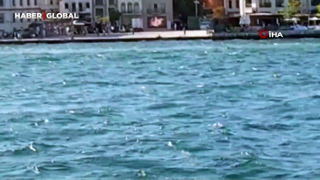 Eminönü-Beşiktaş vapurundan denize düşen vatandaş boğulmak üzereyken böyle fark edildi