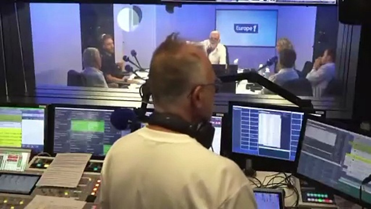 Pascal Praud interrompt un auditeur qui insulte Emmanuel Macron à l'antenne ce mardi 26 août 2025