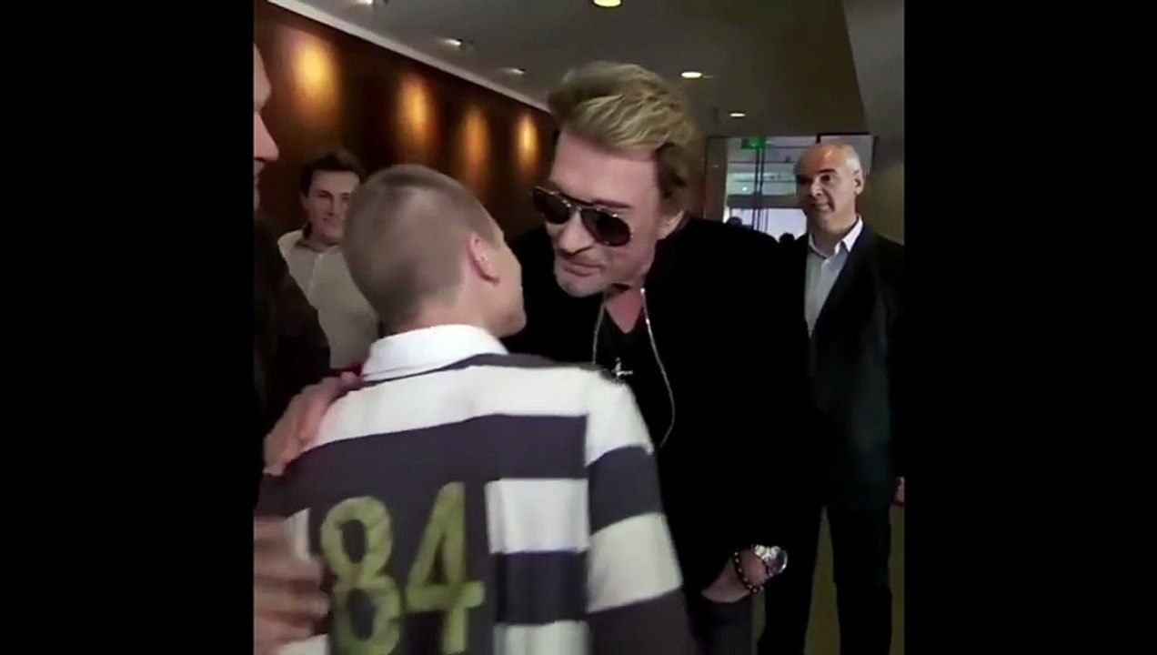 Johnny Hallyday – Rencontre avec Mattéo au TELEVIE (RTL-TVI, 26 Avril 2014)