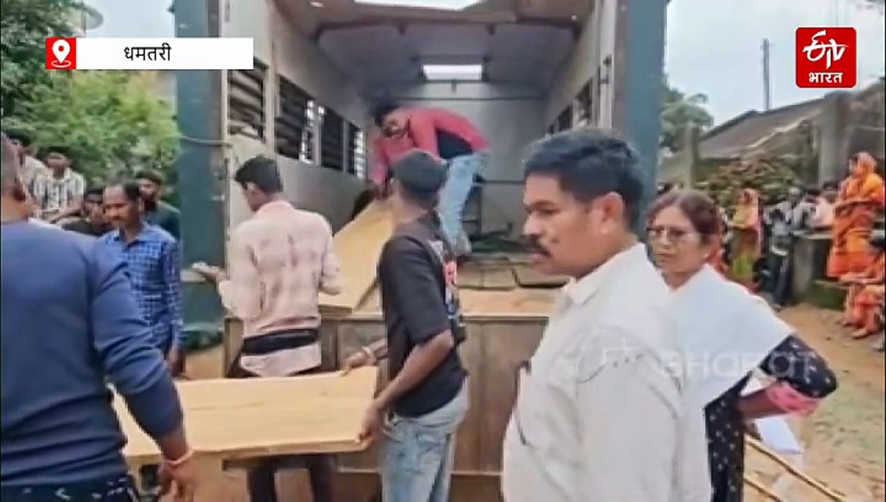 लकड़ी तस्करी पर धमतरी वन विभाग की बड़ी कार्रवाई, करीब 10 लाख की लकड़ी और फर्नीचर जब्त